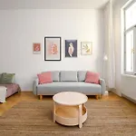 Tallerova 아파트